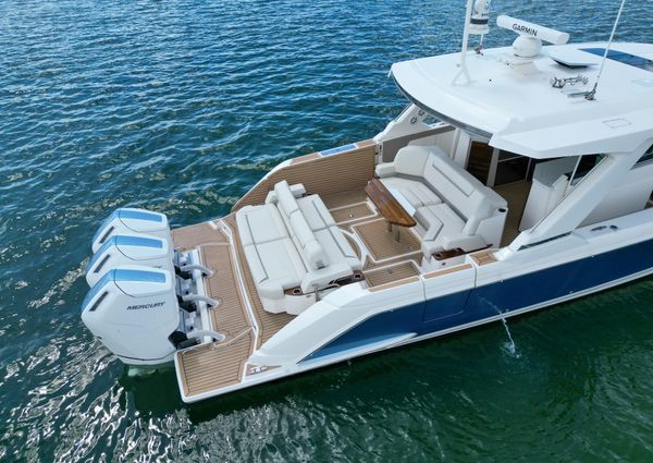 Tiara Yachts 48 LS image