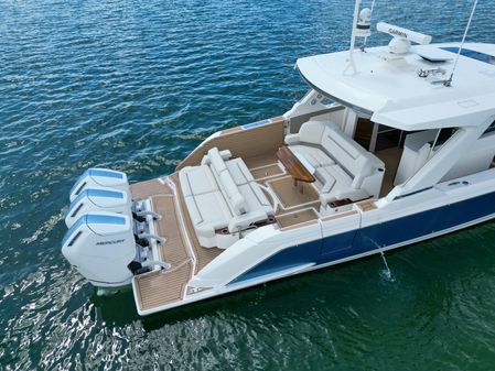 Tiara Yachts 48 LS image