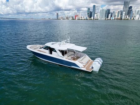 Tiara Yachts 48 LS image