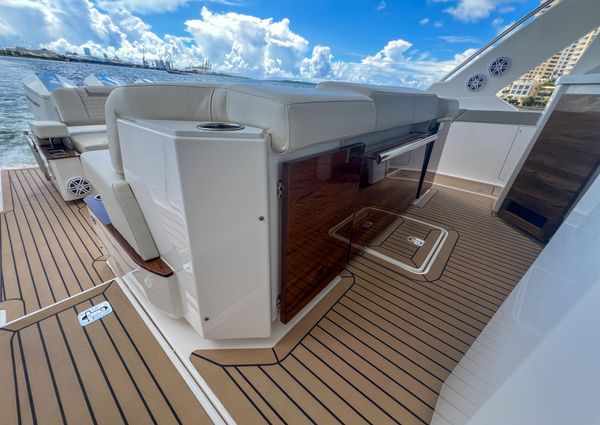 Tiara Yachts 48 LS image