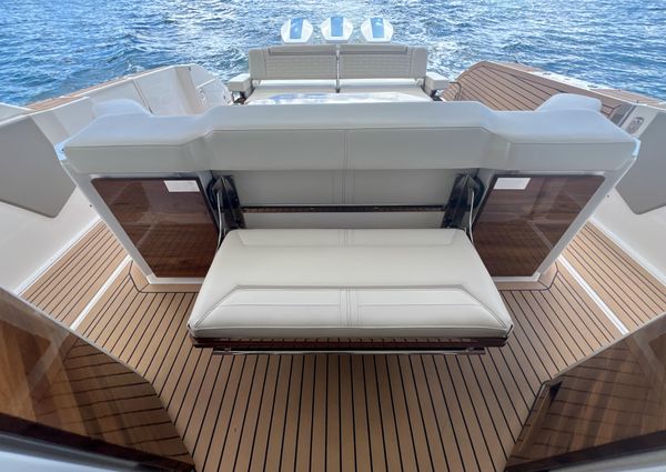 Tiara Yachts 48 LS image