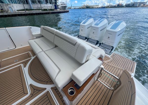 Tiara Yachts 48 LS image