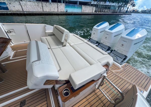 Tiara Yachts 48 LS image