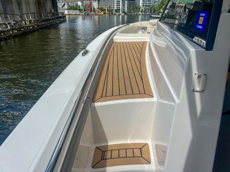 Tiara Yachts 48 LS image