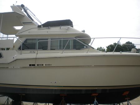 Sea-ray 360-AFT-CABIN image