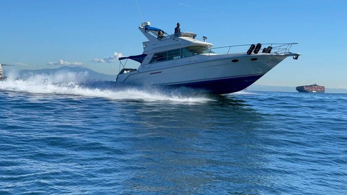 Sea Ray 370 Sedan Bridge - main image