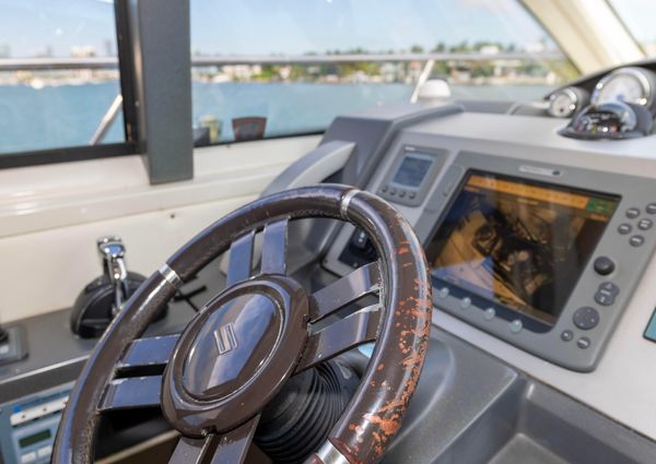 Azimut 62S image