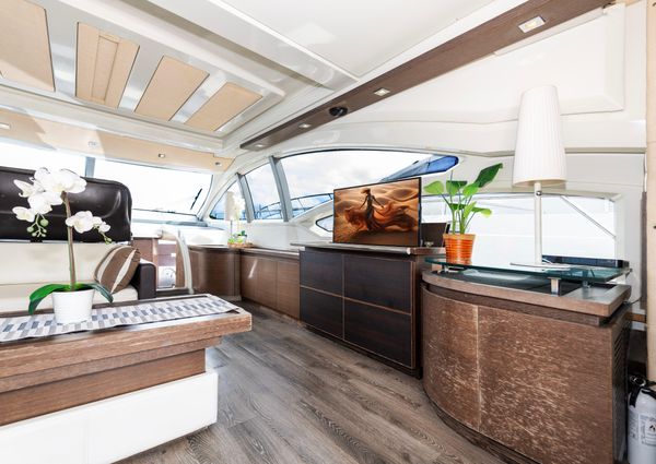 Azimut 62S image