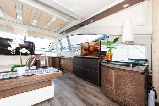 Azimut 62S image