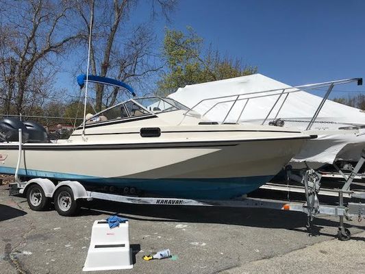 Boston Whaler 25 Revenge WT - main image