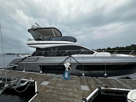 Azimut 53 Fly image