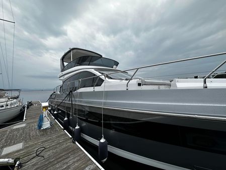 Azimut 53 Fly image