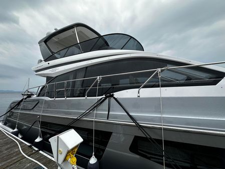 Azimut 53 Fly image