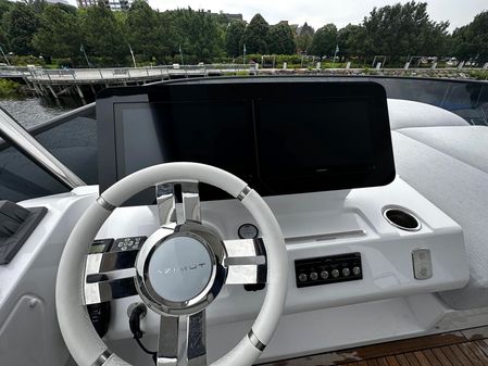 Azimut 53 Fly image