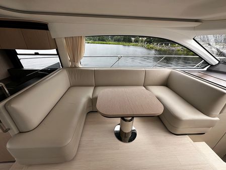 Azimut 53 Fly image