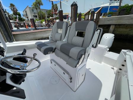 Aquasport 2500 Center Console image