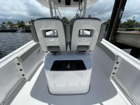 Aquasport 2500 Center Console image