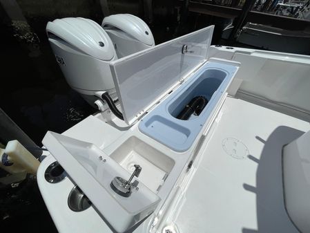 Aquasport 2500 Center Console image