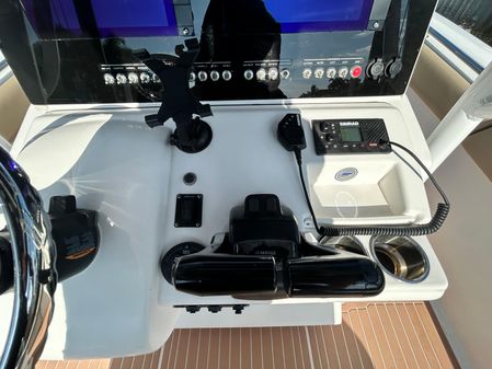 Sportsman Heritage 251 Center Console image