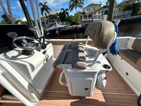 Sportsman Heritage 251 Center Console image