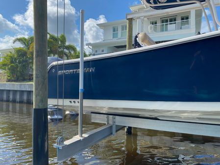 Sportsman Heritage 251 Center Console image