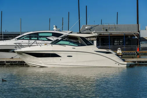 Sea Ray Sundancer 320 image
