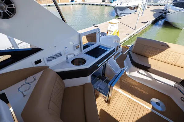Sea-ray SUNDANCER-320 image