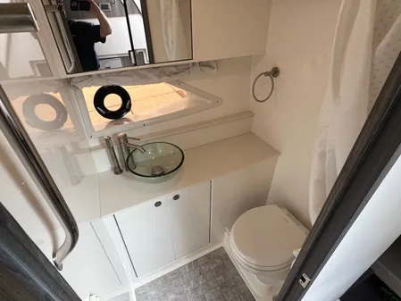 Sea Ray Sundancer 320 image