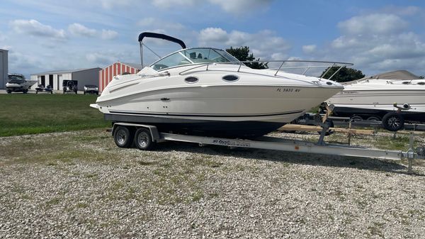 Sea Ray 240 Sundancer 