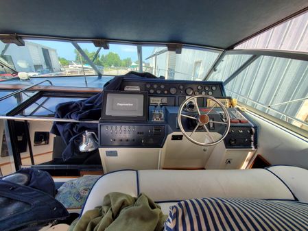 Sea Ray 460 Express Cruiser image