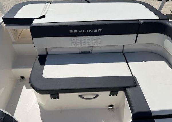 Bayliner VR5-BOWRIDER-OB image