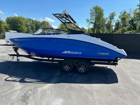 Yamaha-boats AR250 image