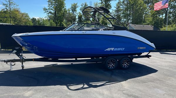 Yamaha Boats AR250 