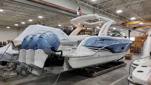 Formula 350-CROSSOVER-BOWRIDER image