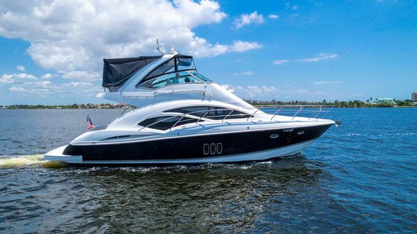 Cruisers Yachts 447 Sport Sedan