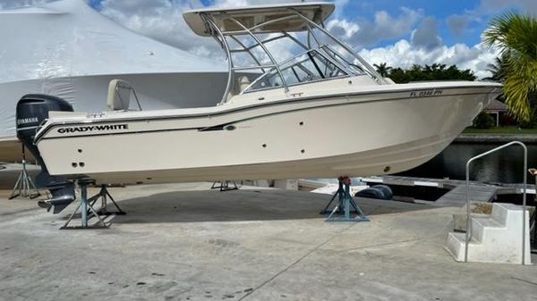 Grady-White Freedom 255