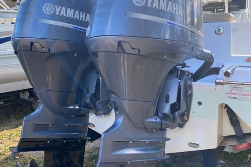 Sportsman Heritage 251 Center Console image