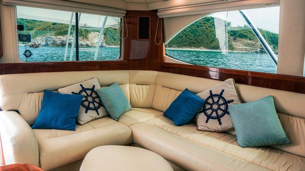 Riviera 40 Flybridge image