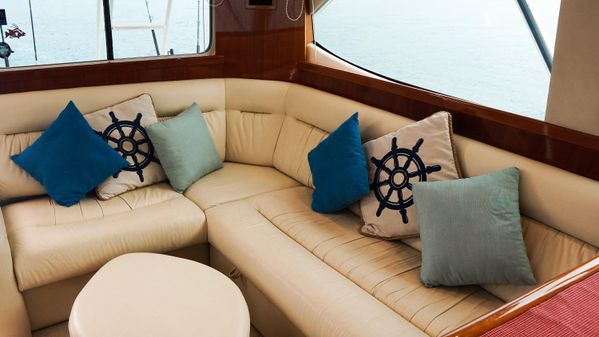 Riviera 40 Flybridge image