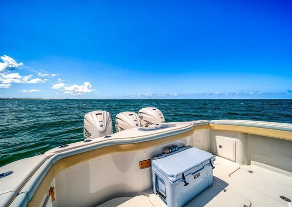 Yellowfin 42 Center Console image