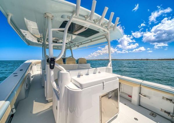 Yellowfin 42 Center Console image