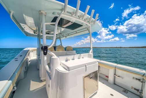 Yellowfin 42 Center Console image