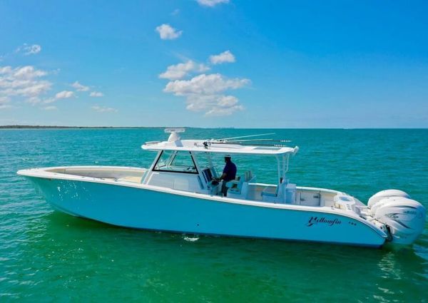 Yellowfin 42 Center Console image