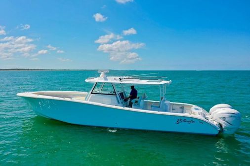 Yellowfin 42 Center Console image