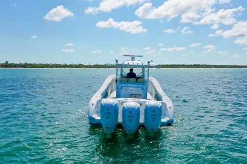 Yellowfin 42 Center Console image