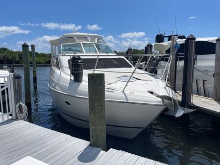 Cruisers Yachts 455 Express Motoryacht image