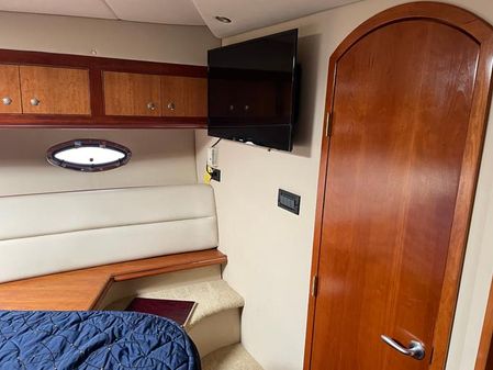 Cruisers Yachts 455 Express Motoryacht image