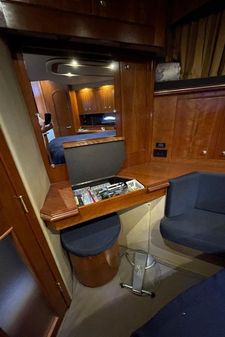 Cruisers Yachts 455 Express Motoryacht image