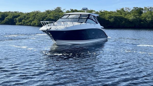 Sea Ray 320 Sundancer OB 