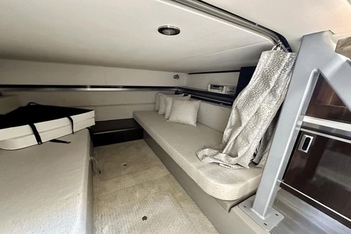 Sea Ray 320 Sundancer OB image